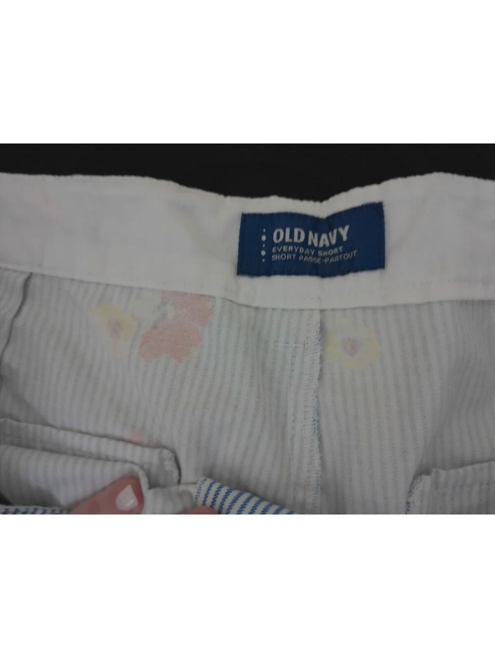 Old Navy Womens Everyday Shorts Size 16 Blue White Striped Floral Seersucker